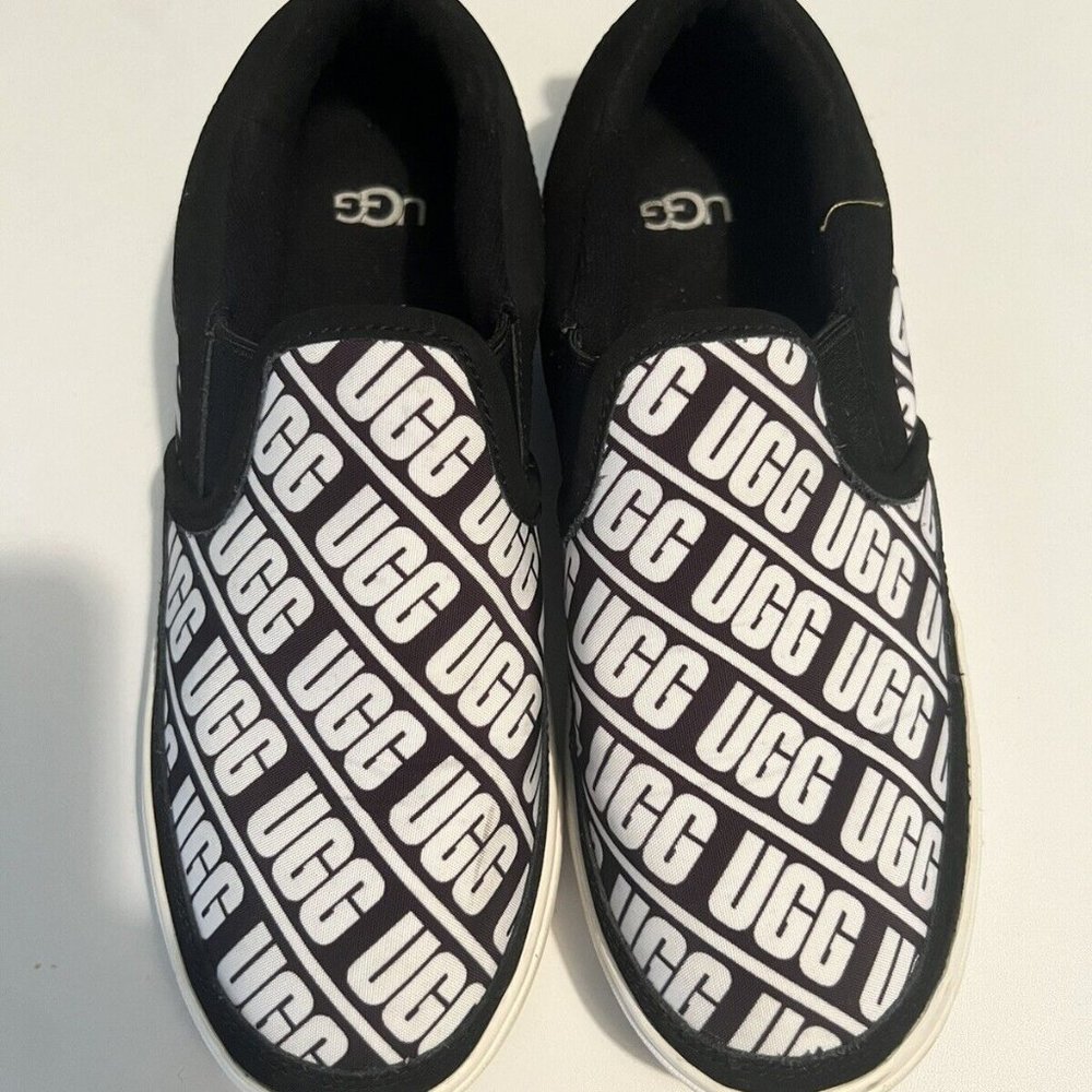 UGG Caplan Slip-On Shoes Sneakers Kids Sz 5